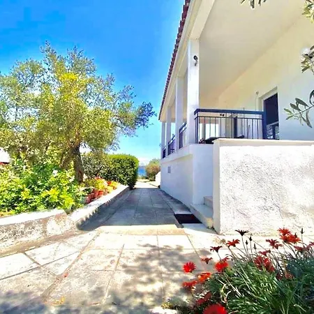 Casa Santa Agua